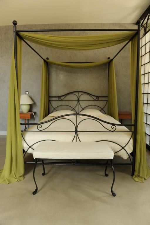 Logis De Nantas Bed and Breakfast Saint-Jean-Bonnefonds Rum bild
