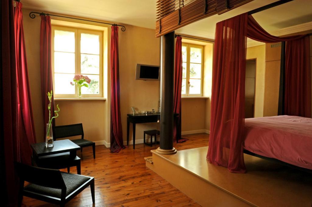 Logis De Nantas Bed and Breakfast Saint-Jean-Bonnefonds Rum bild